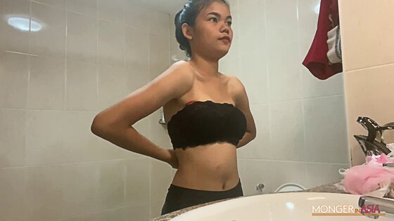 skinny thailand👅girl creampie